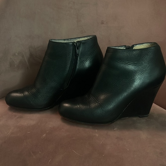 Authentic Christian Louboutin leather booties. - Picture 3 of 7